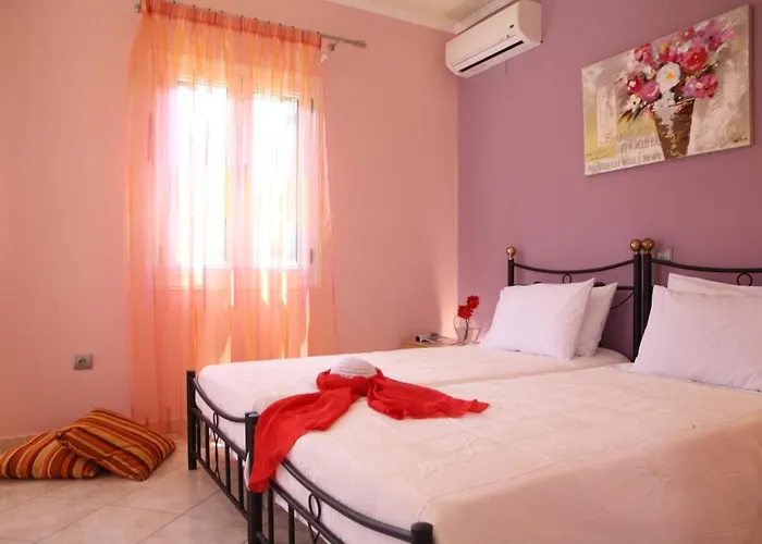 Pantheon & Danae Luxury